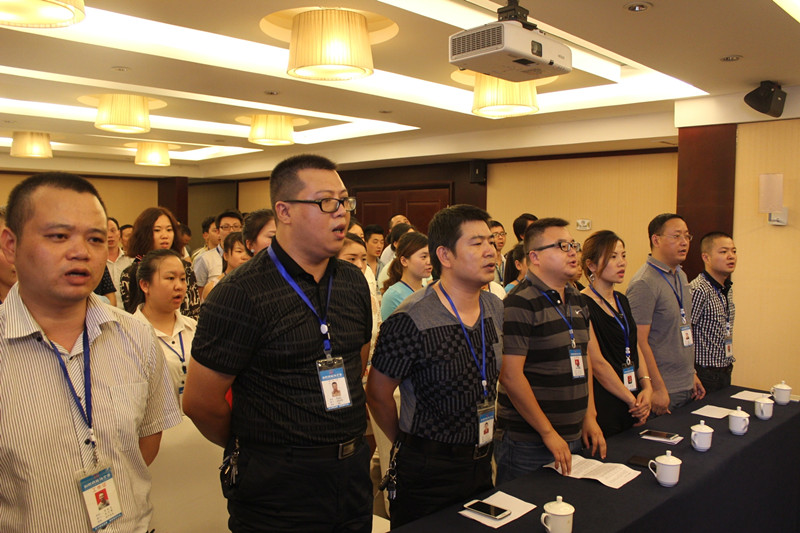 乘風破浪，再創輝煌——新思路裝飾召開七月工